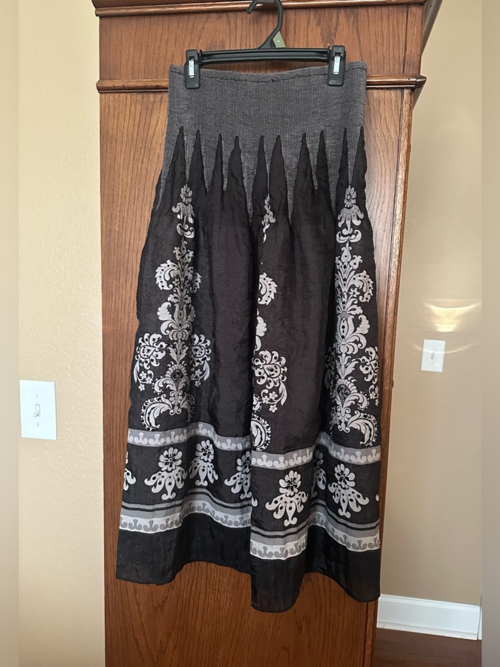 Women's Black and Gray Patterned Convertible Midi Skirt/Dress